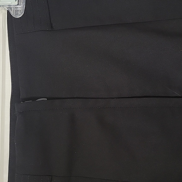 H&M, Black Size 6 Pencil Skirt. Embroidered Line Waistband Accent. EUC - Picture 4 of 11